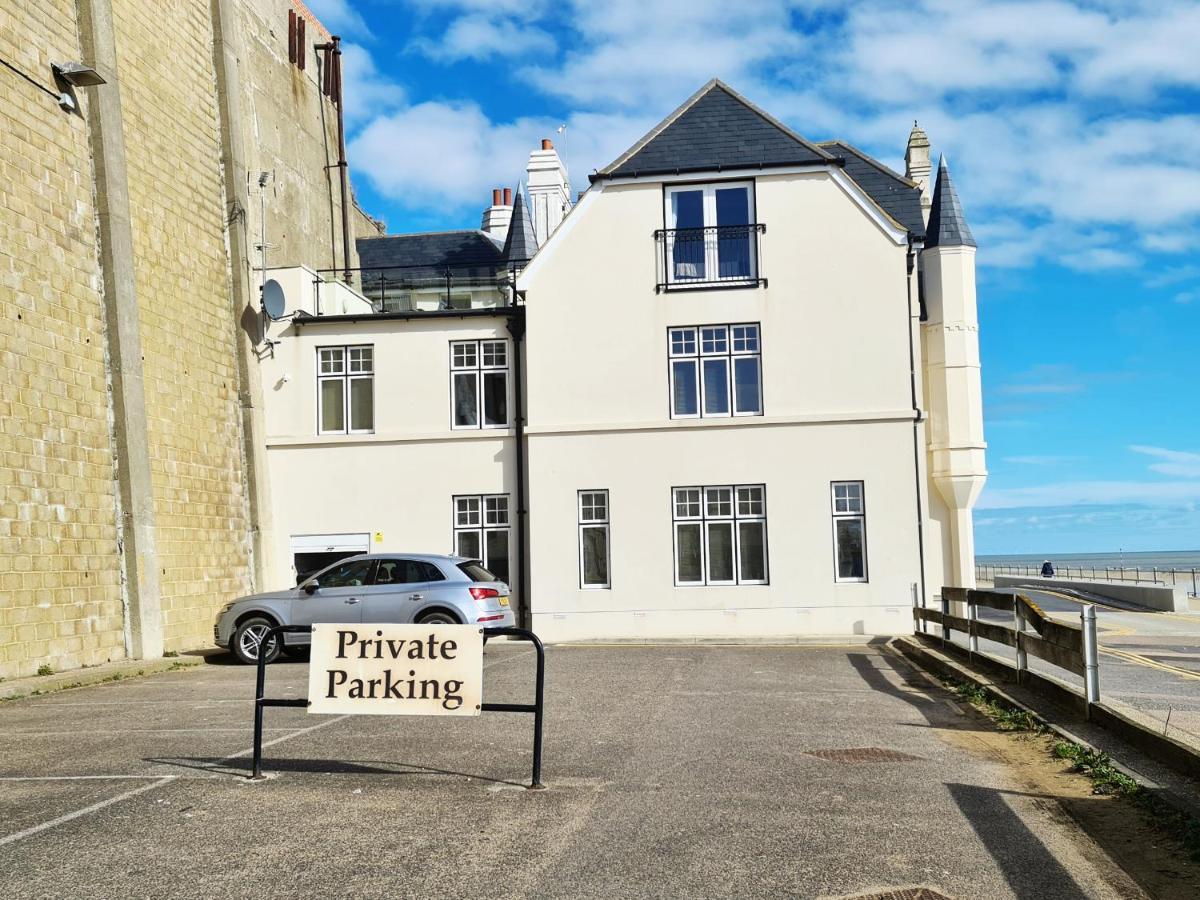 Shore Thing Beachfront Apartment Ramsgate - Sleeps 4 Exterior photo