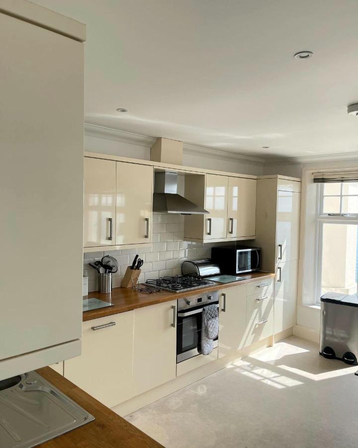 Shore Thing Beachfront Apartment Ramsgate - Sleeps 4 Exterior photo