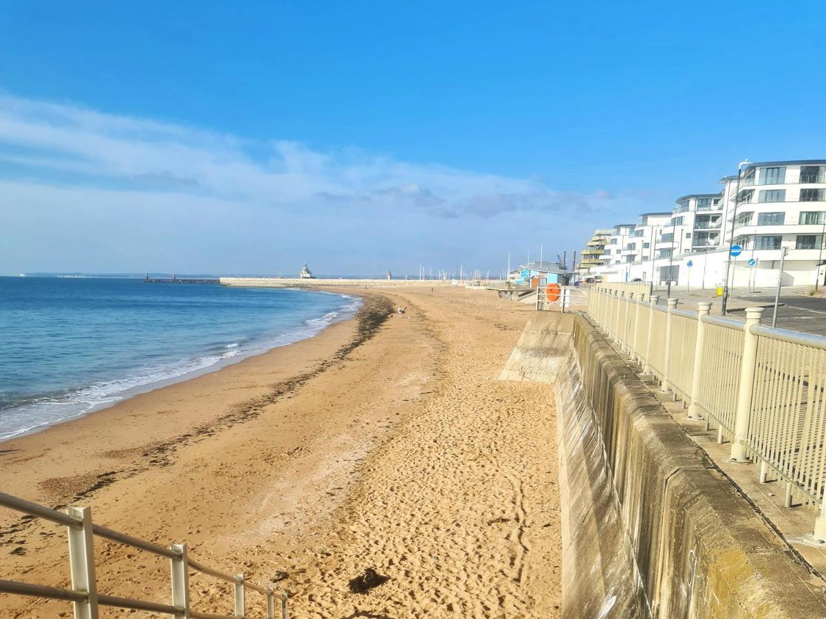 Shore Thing Beachfront Apartment Ramsgate - Sleeps 4 Exterior photo